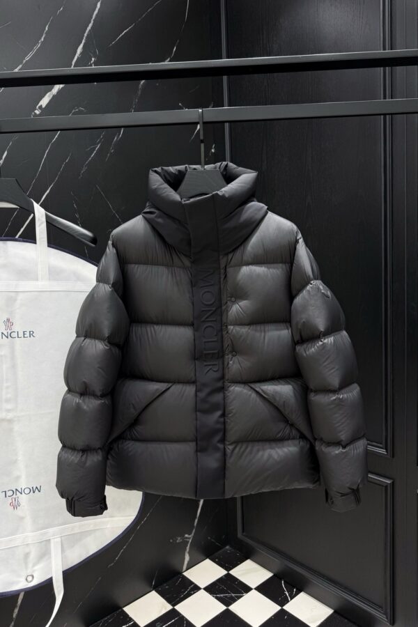Moncler Madeira Jas Zwart