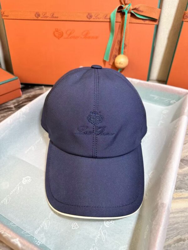 Loro Piana Pet Donker Blauw