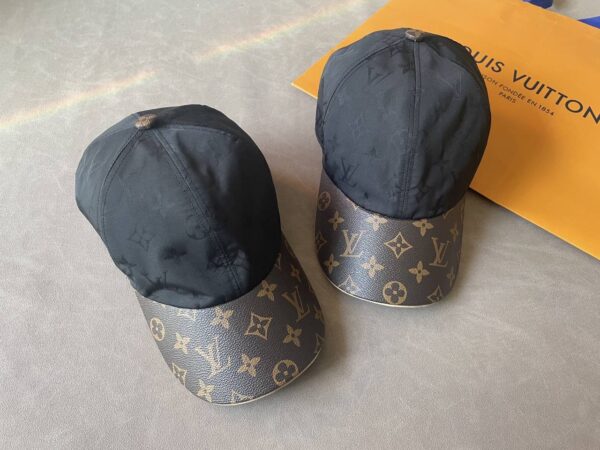 Louis Vuitton Pet Zwart
