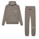 Fear of God Essentials trainingspak Dessert Taupe