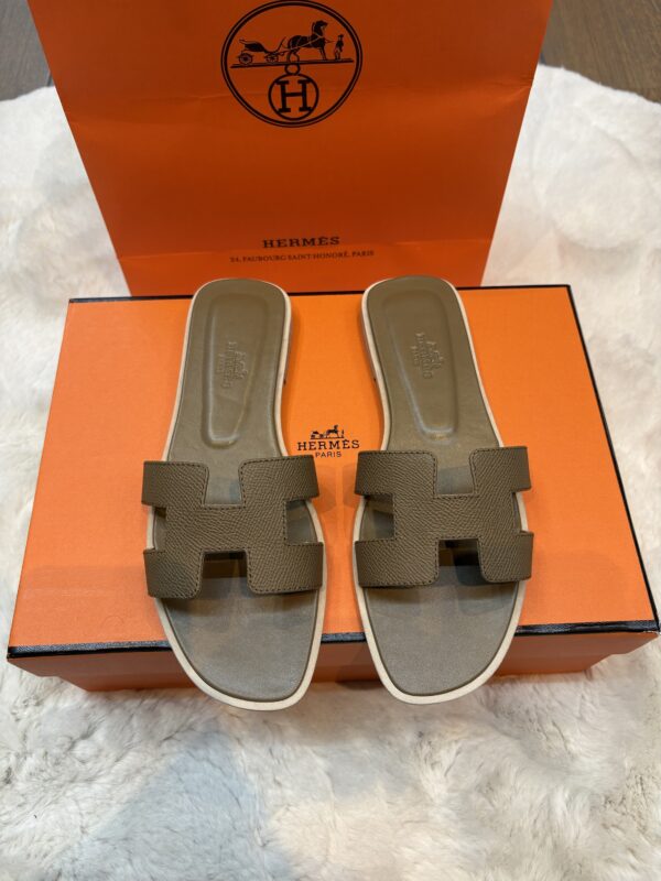 Hermes oran sandal Etoupe